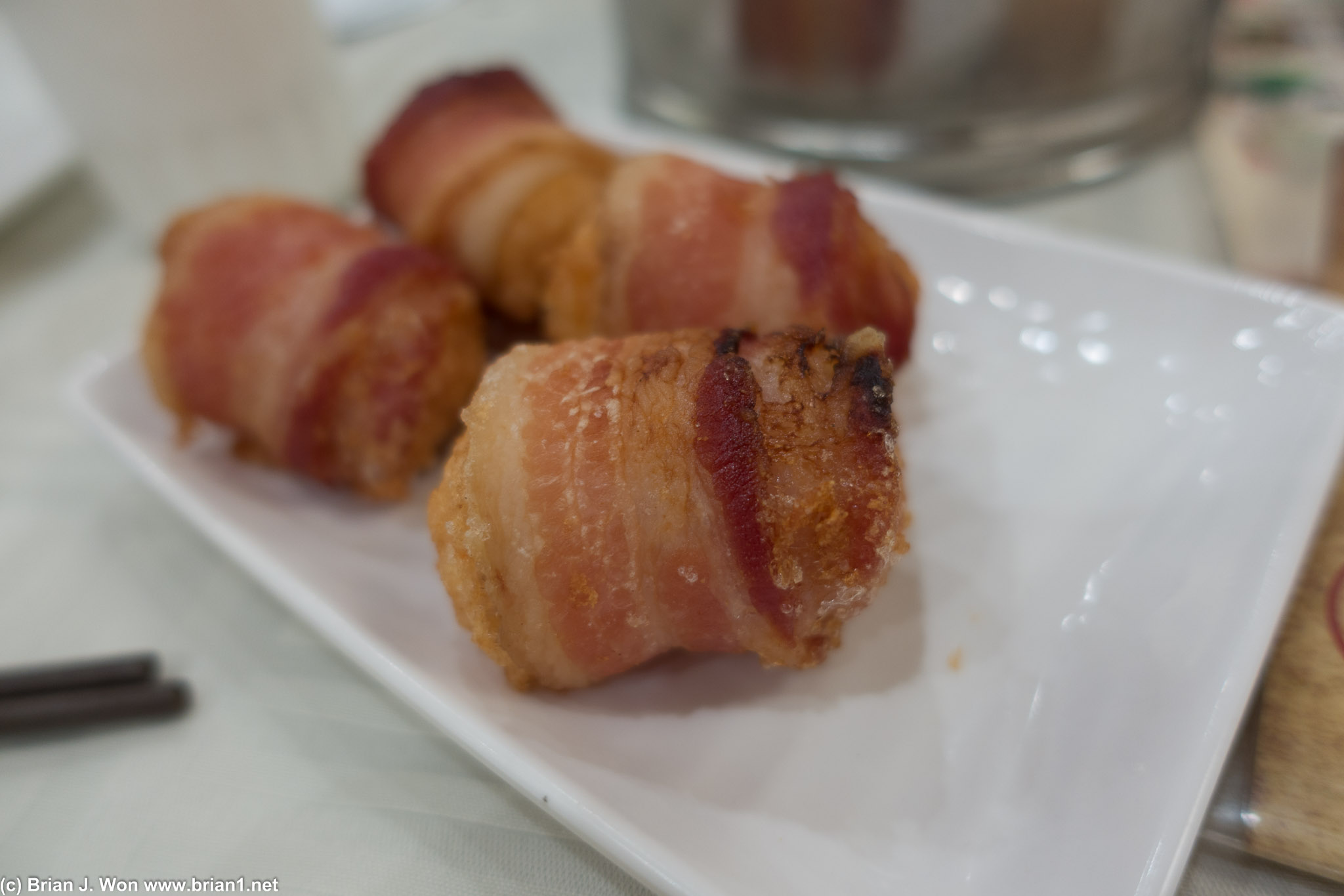 Bacon-wrapped shrimp ball. Quite decent, and almost bite-sized.