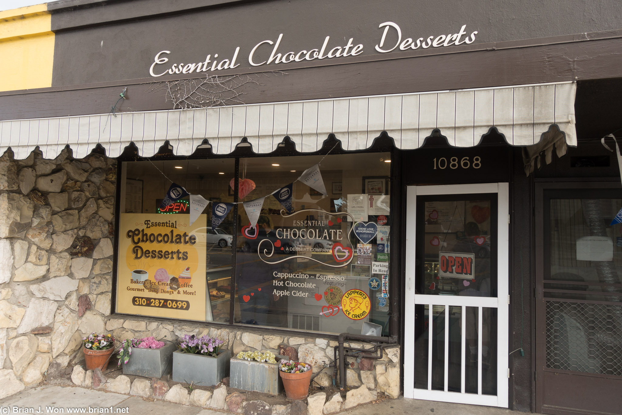 Essential Chocolate Dessert's last week in Culver City.