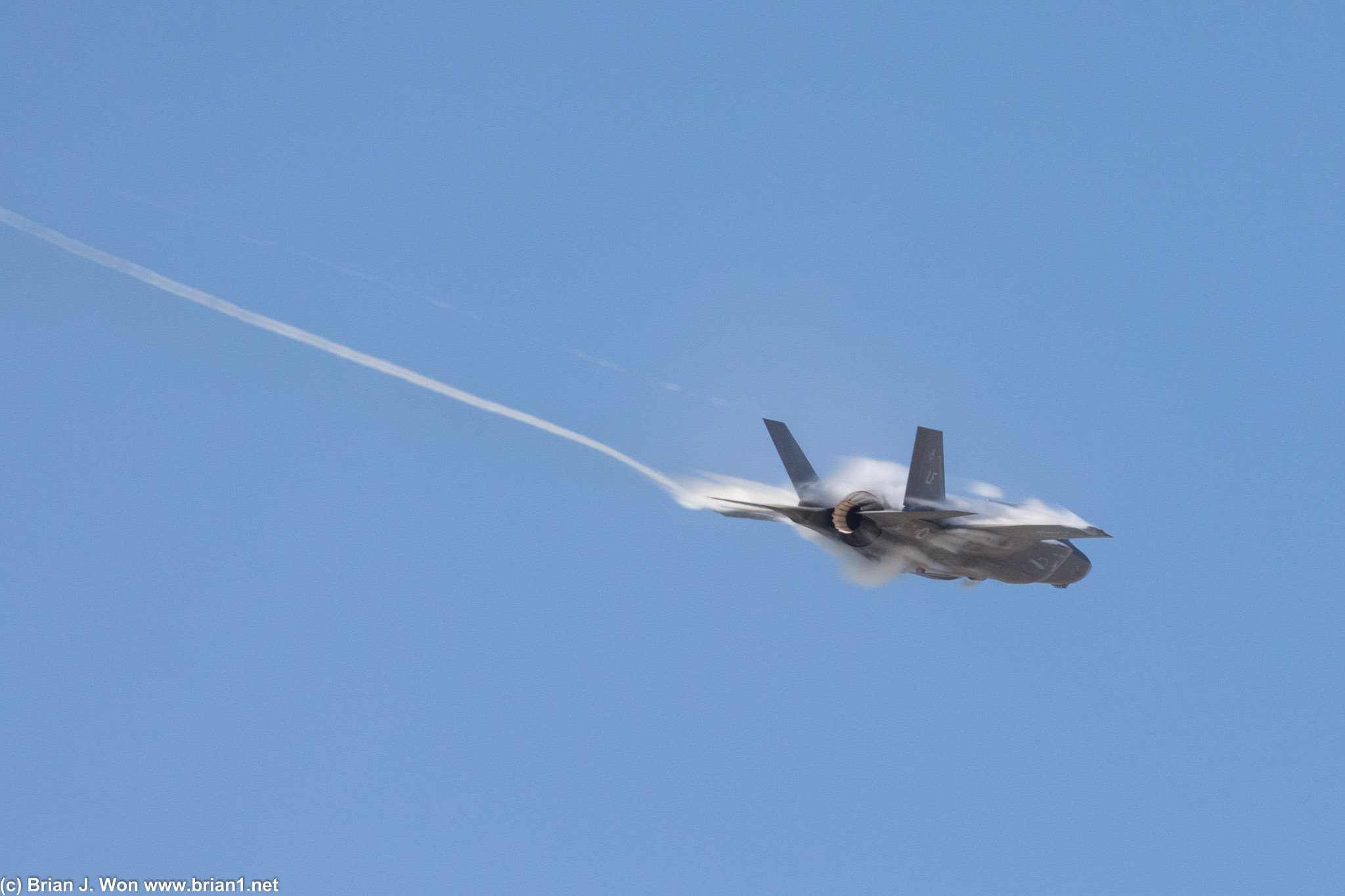 The only way this shot would be better is if the afterburner was lit, but then you'd lose the vapor cone pretty quick!