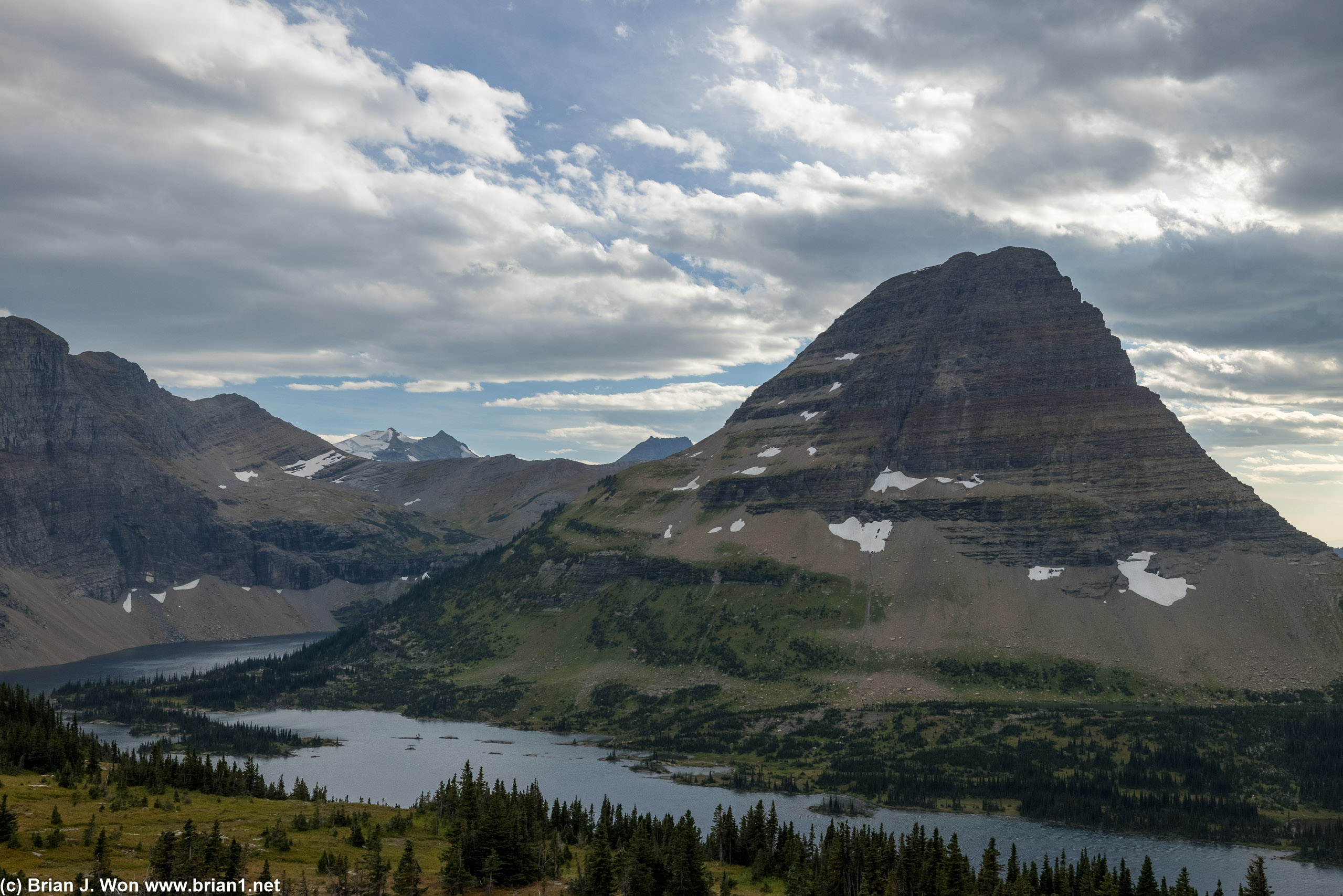 Bearhat Mountain dominates the view over Hidden Lake.