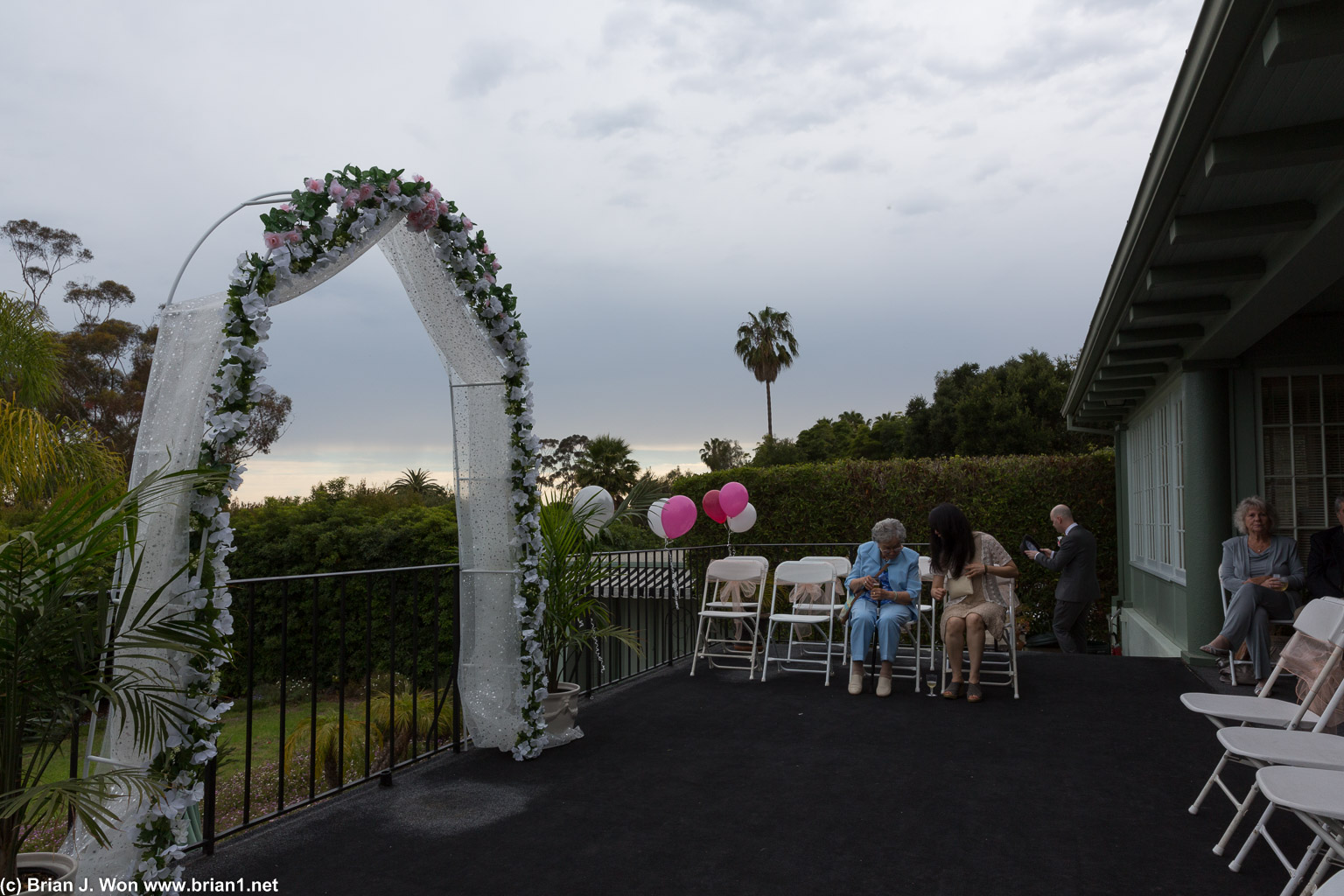 Ceremony in 3, 2, 1...