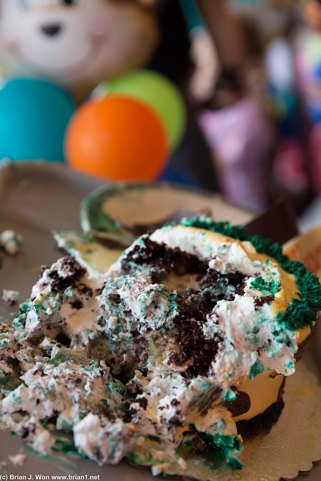 A 5" cake is a huge smash cake. Pearl later asked if there was any left...