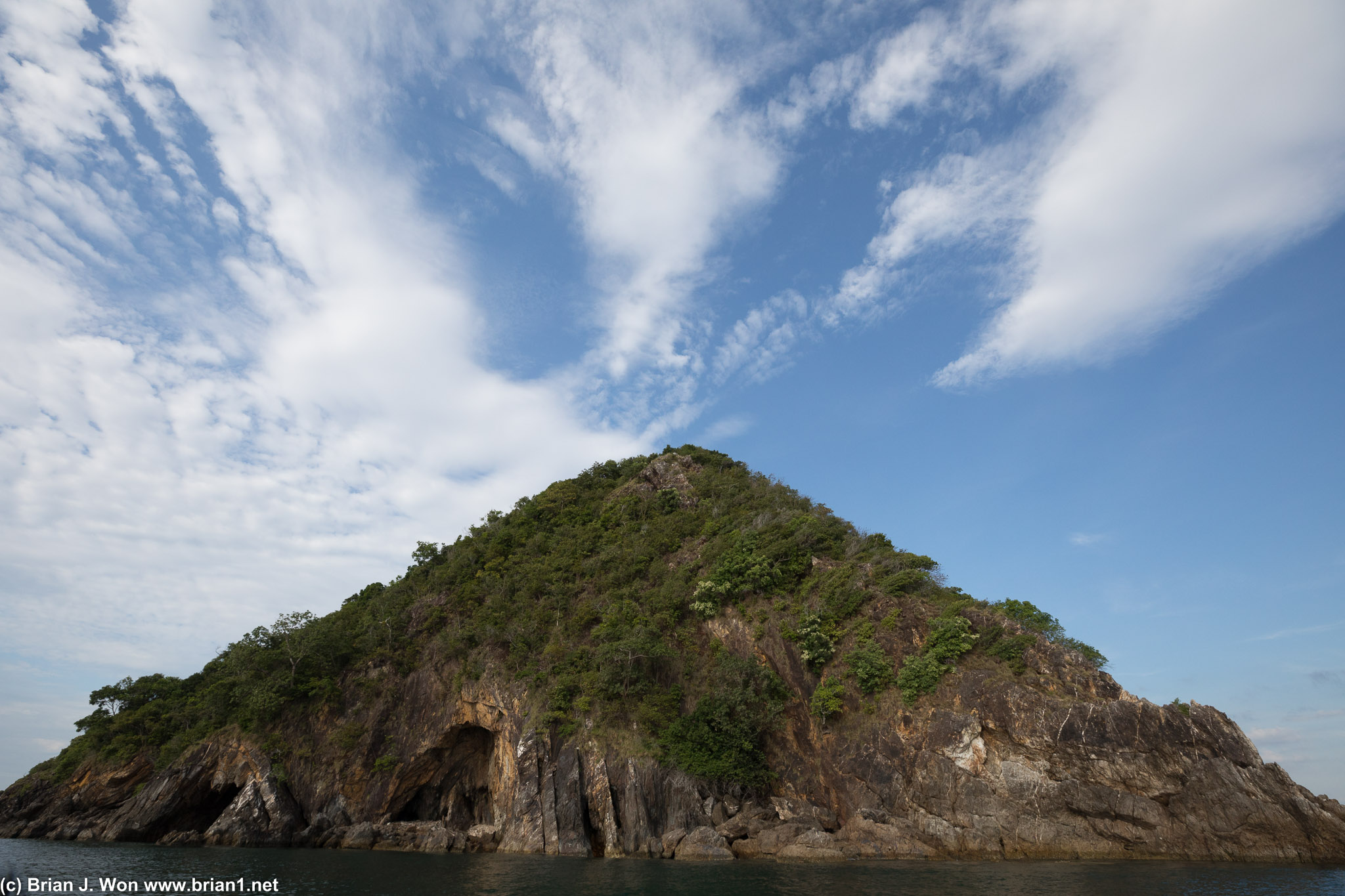 Heading to the sea cave on the other shore of 115.