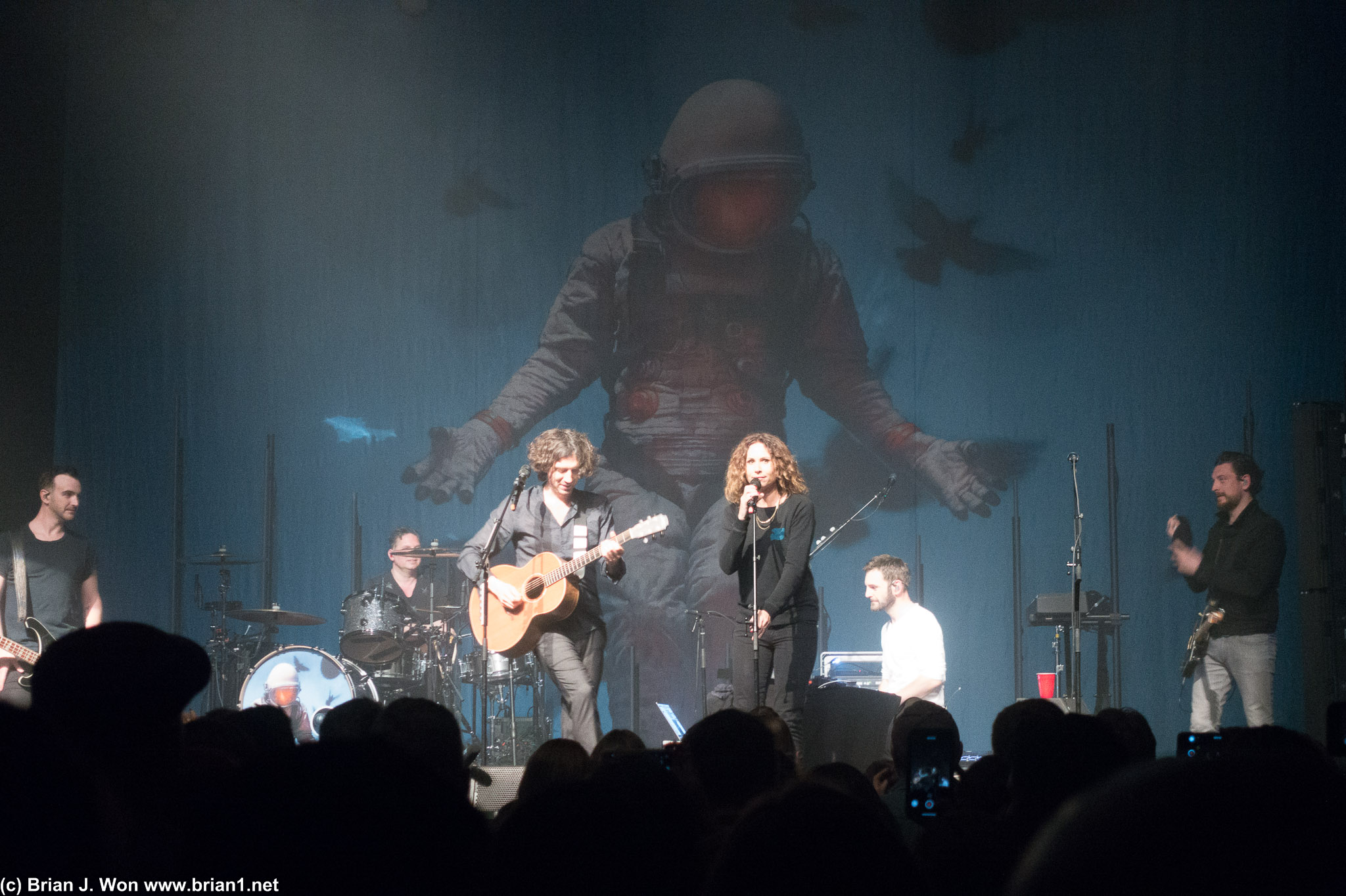 Special guest Minnie Driver singing Set the Fire to the Third Bar.