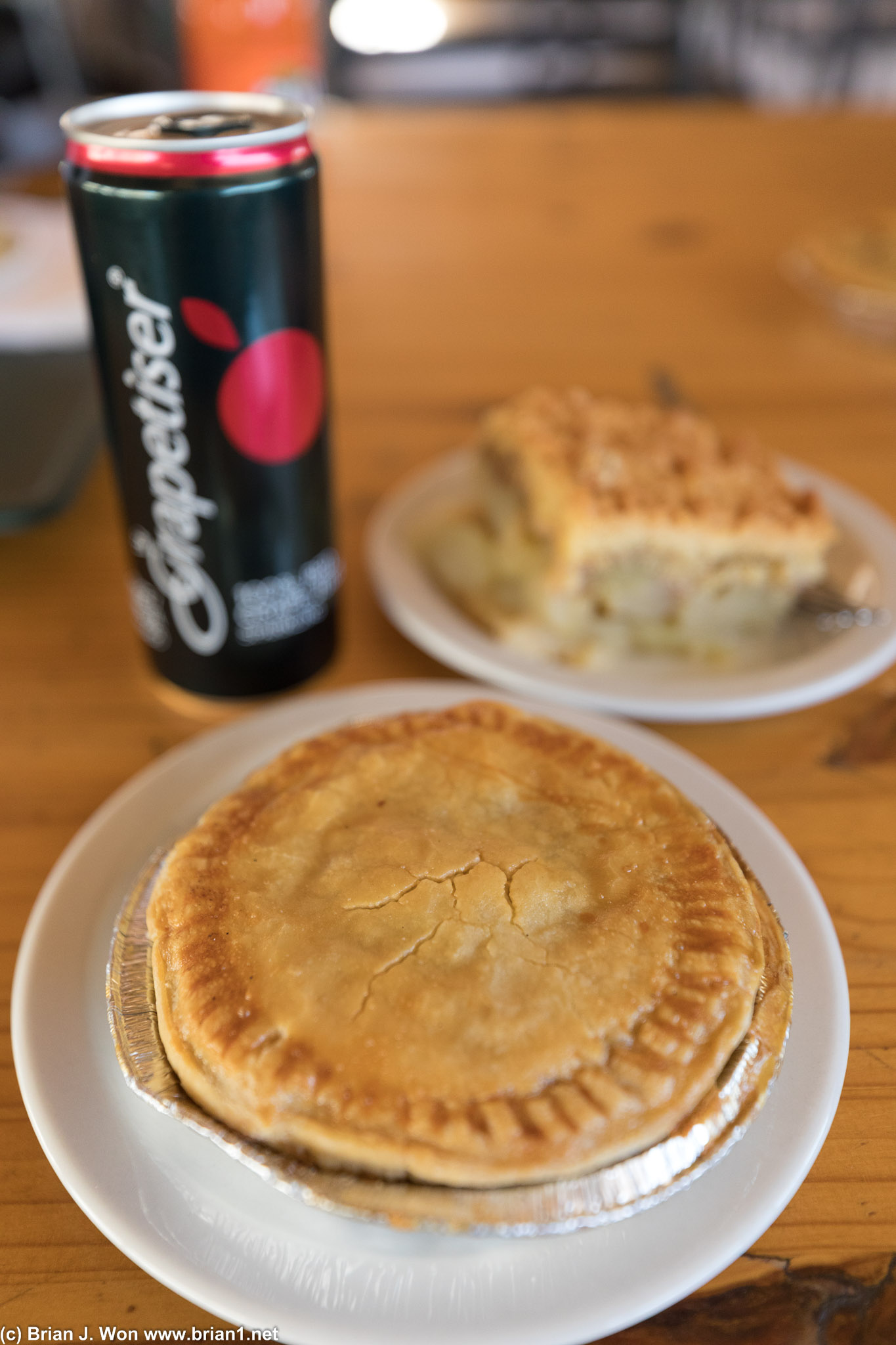 Meat pie at McGregor's in Solitaire.