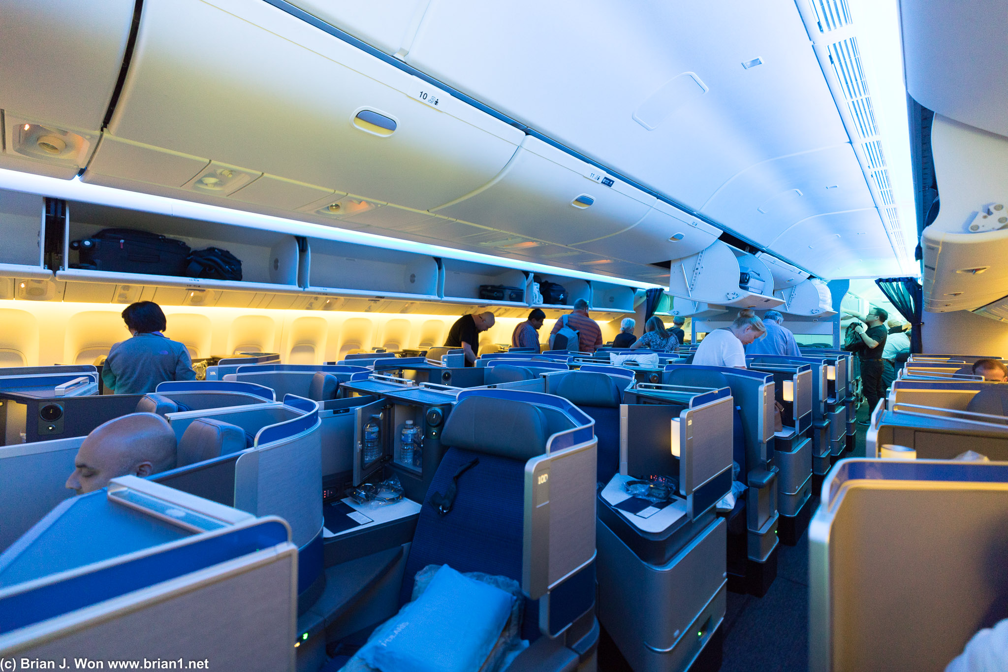 The real United Polaris seats in the 777-300ER, as opposed to the old ones in the 787.