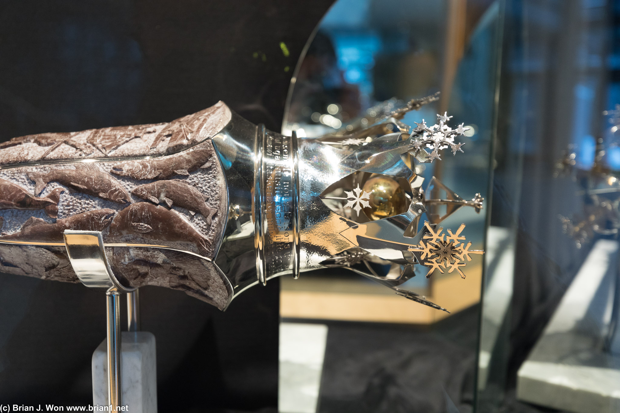 Snowflakes adorn the head.