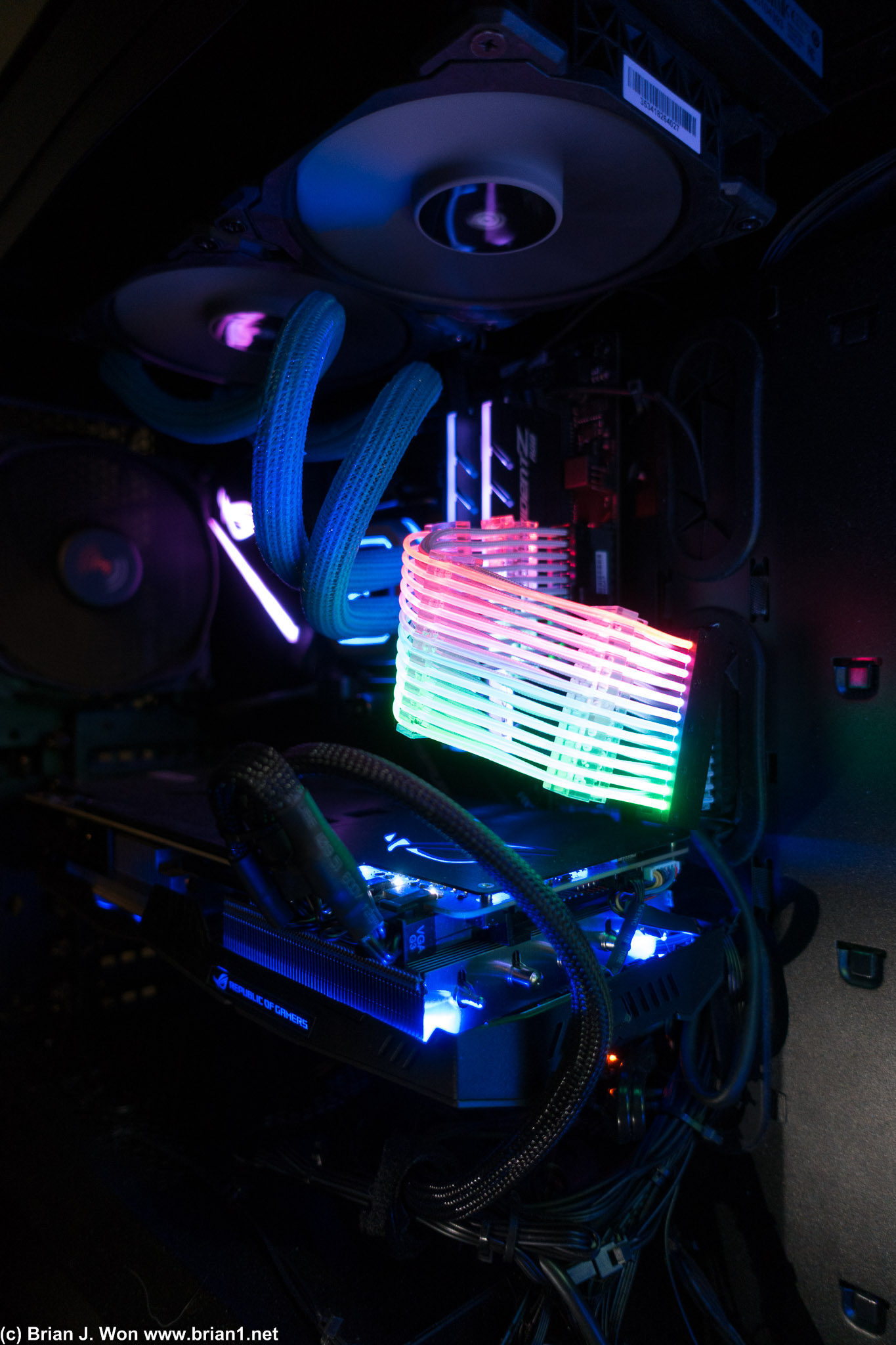 Even an RGB power cable!
