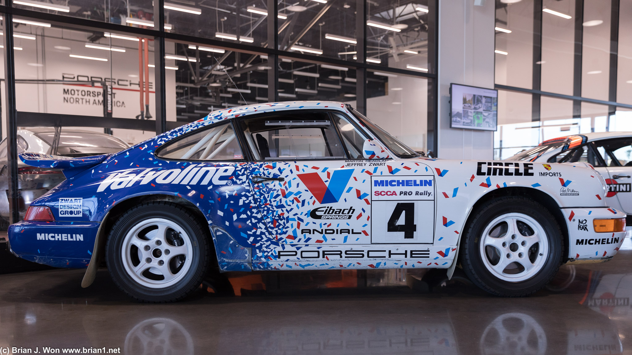 Porsche 964 Valvoline rally car.