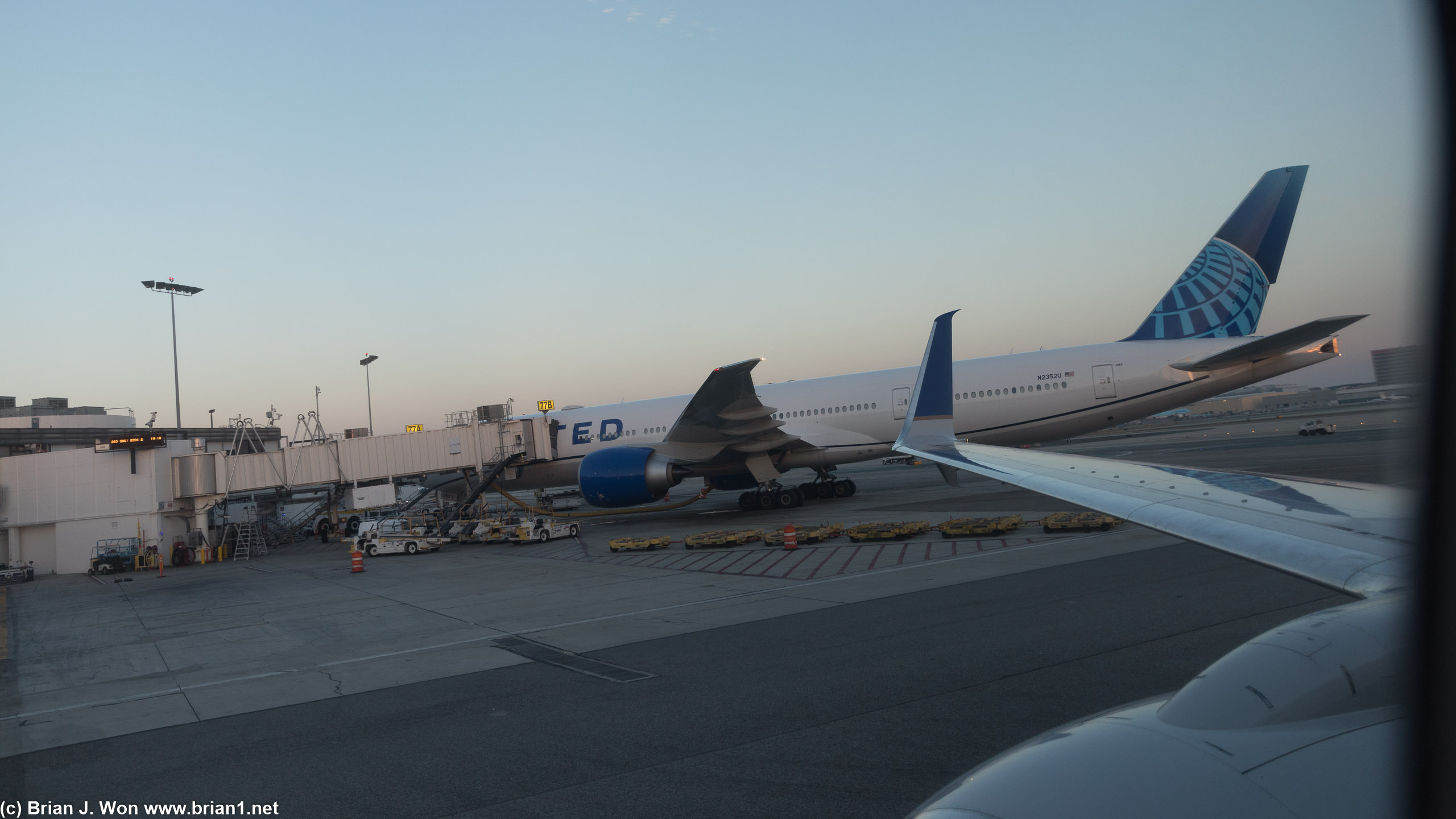 United 777-300ER going to HKG. I wish I was going to Hong Kong... *sigh*