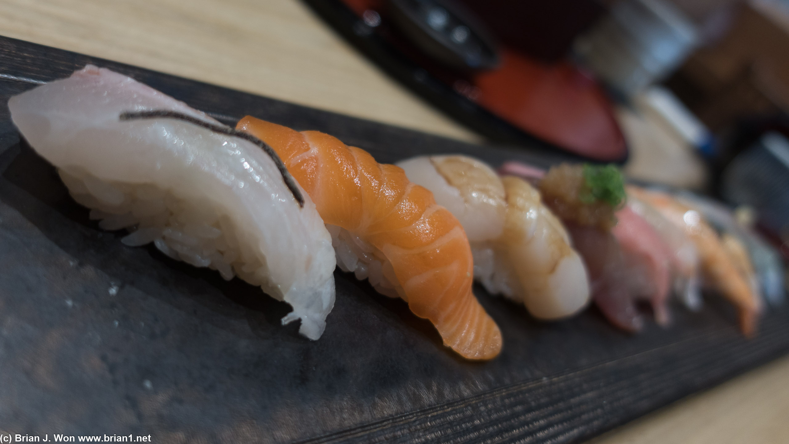 I see kinmedai, ocean trout, hotate...