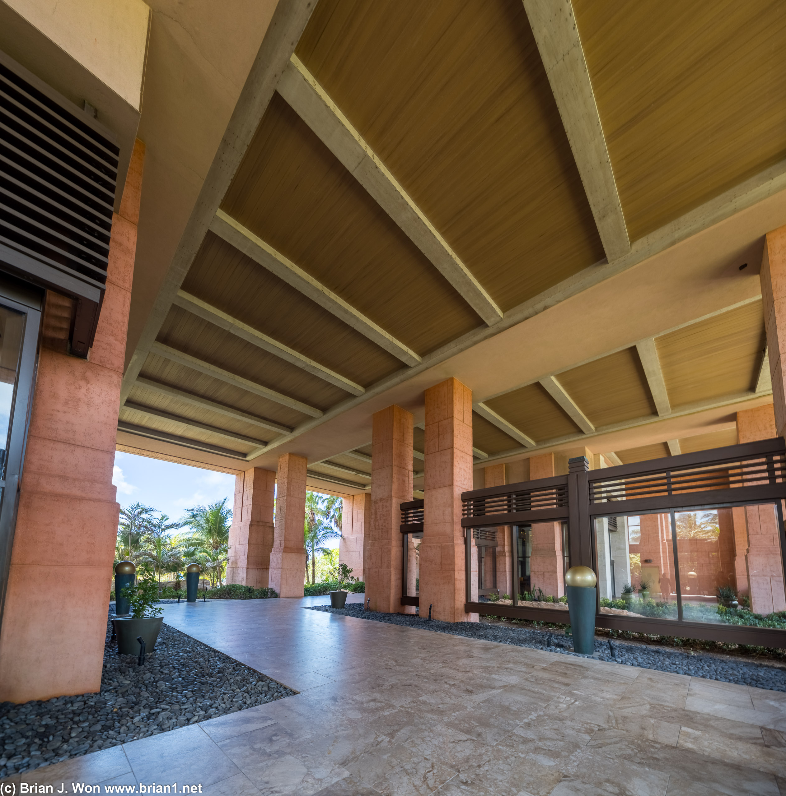 The Cove at Atlantis further emphasizes the outdoor tropical/grand vibe.