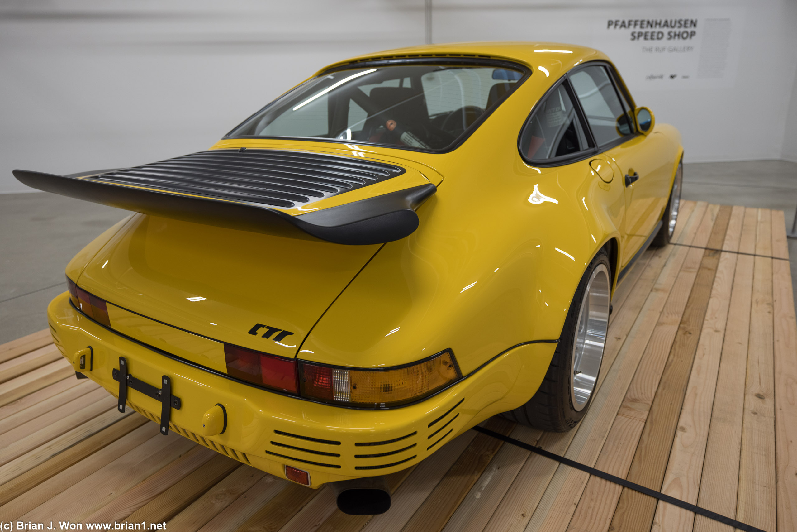 1990 Ruf CTR Yellowbird.