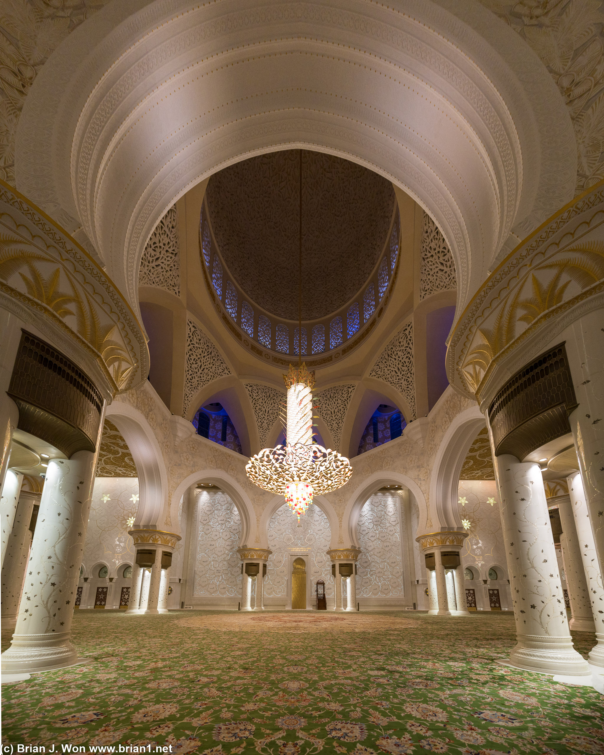 Main prayer hall.