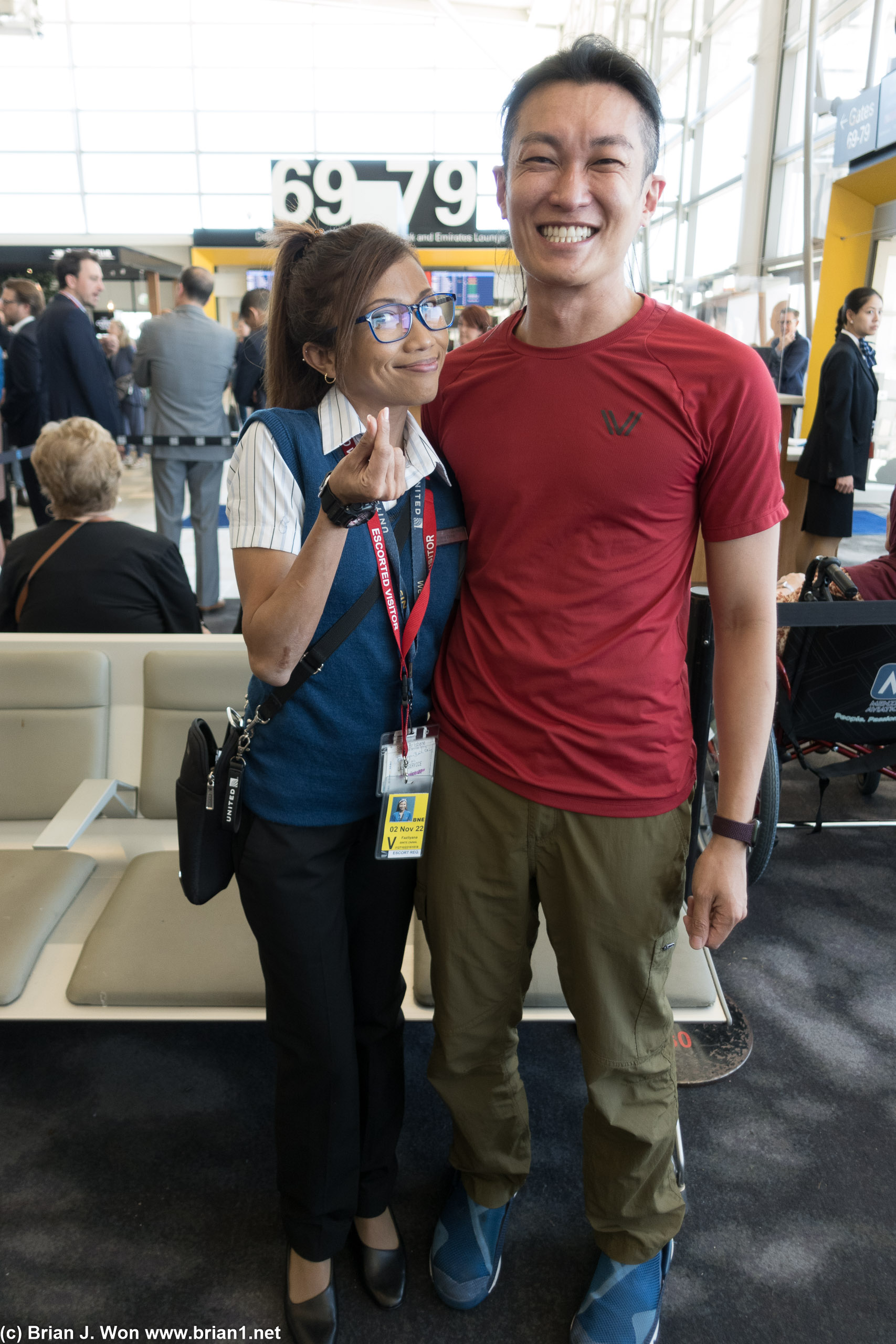 Yana, the United Global Services agent that takes care of Carl on his SIN flights, was in BNE for the special occasion.