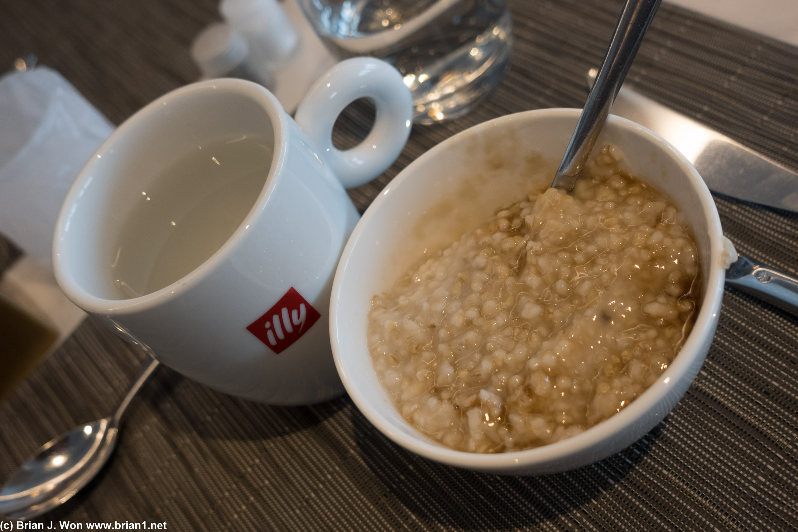 Back to the Polaris Lounge for oatmeal.