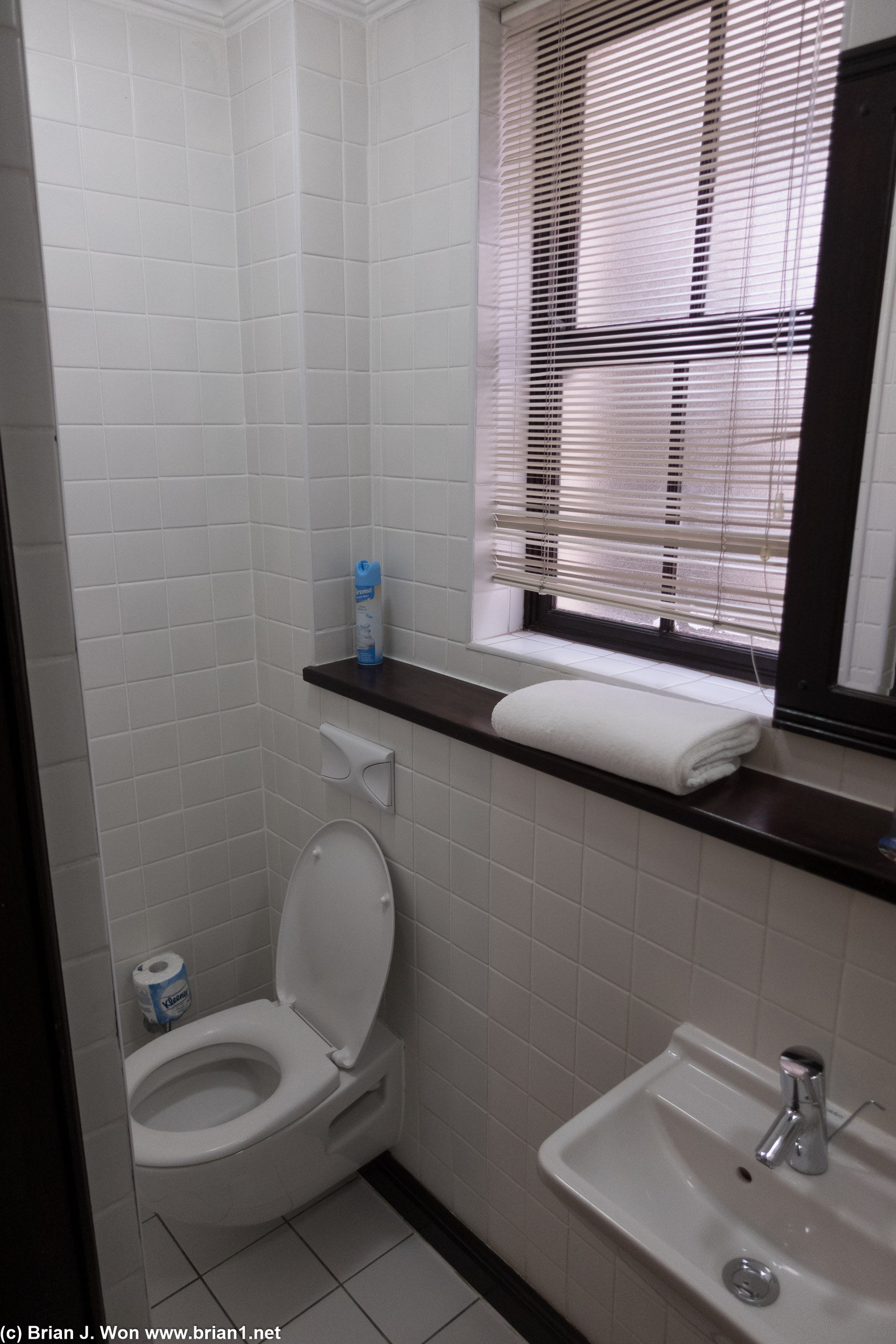 Ground floor bathroom.