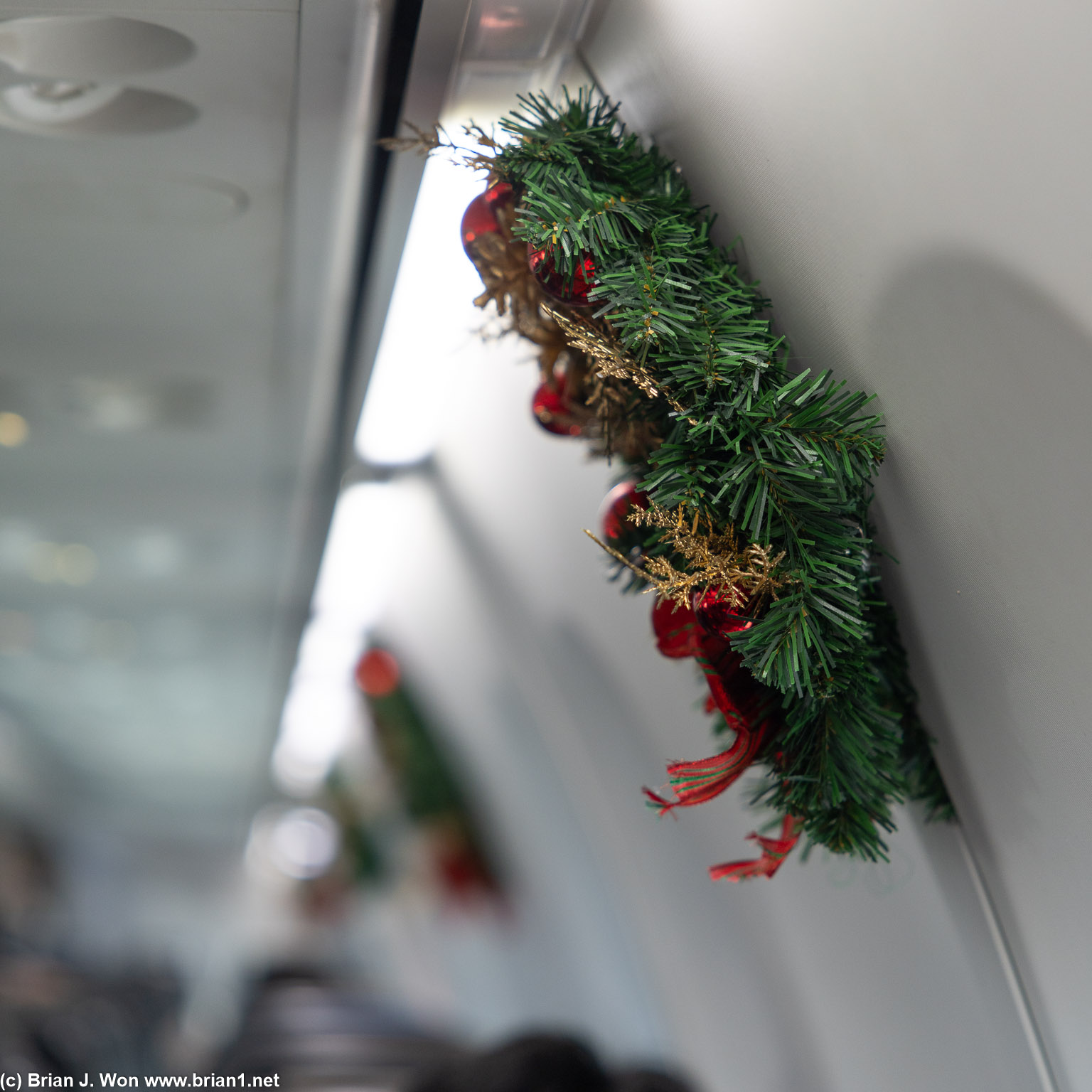 Singapore Airlines is clearly in the Christmas spirit.