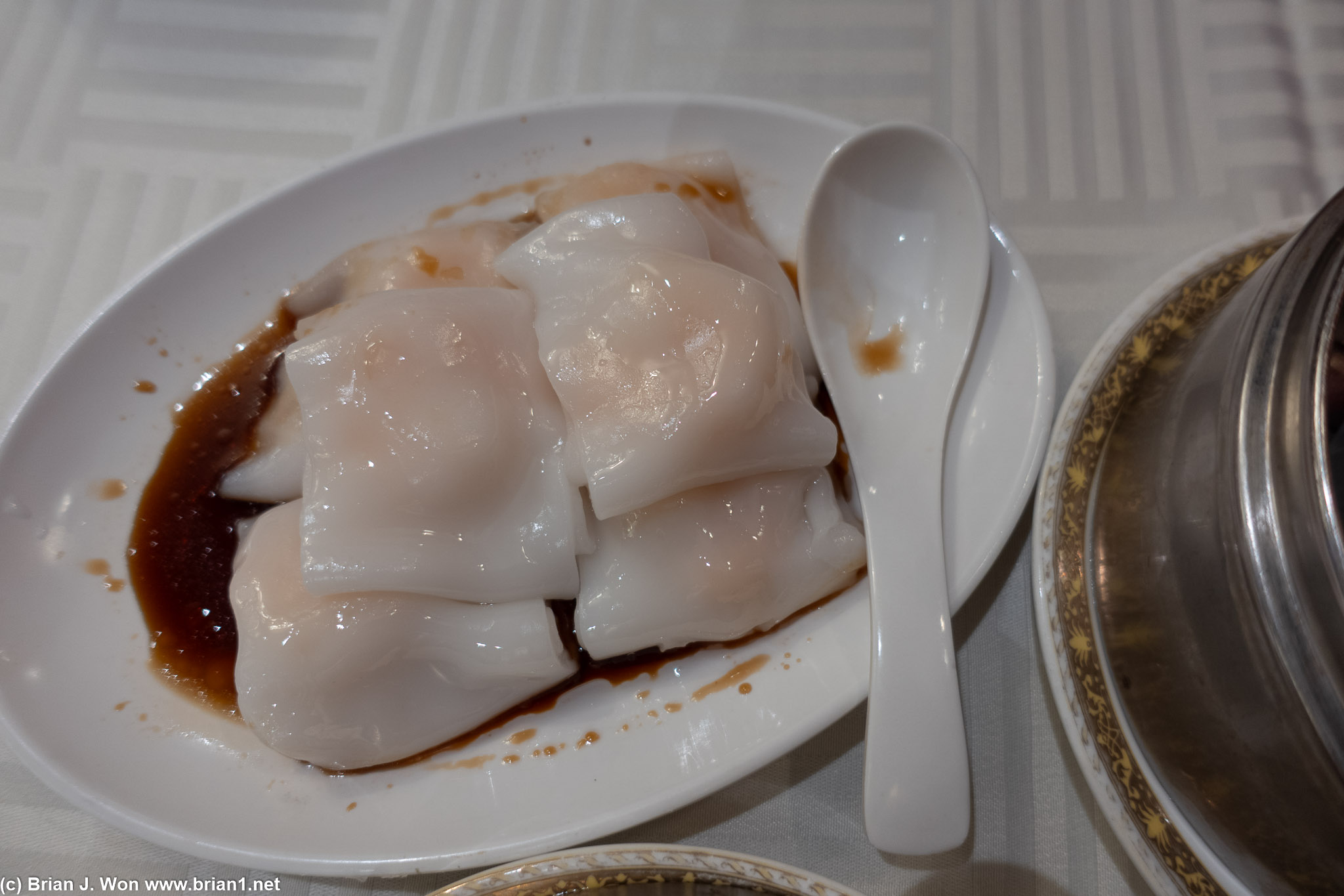 Skins on har cheung fun too thick, but flavor was fine.