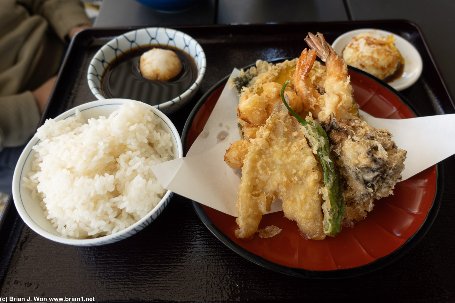 #4 special tempura plate, with maitake mushroom added.