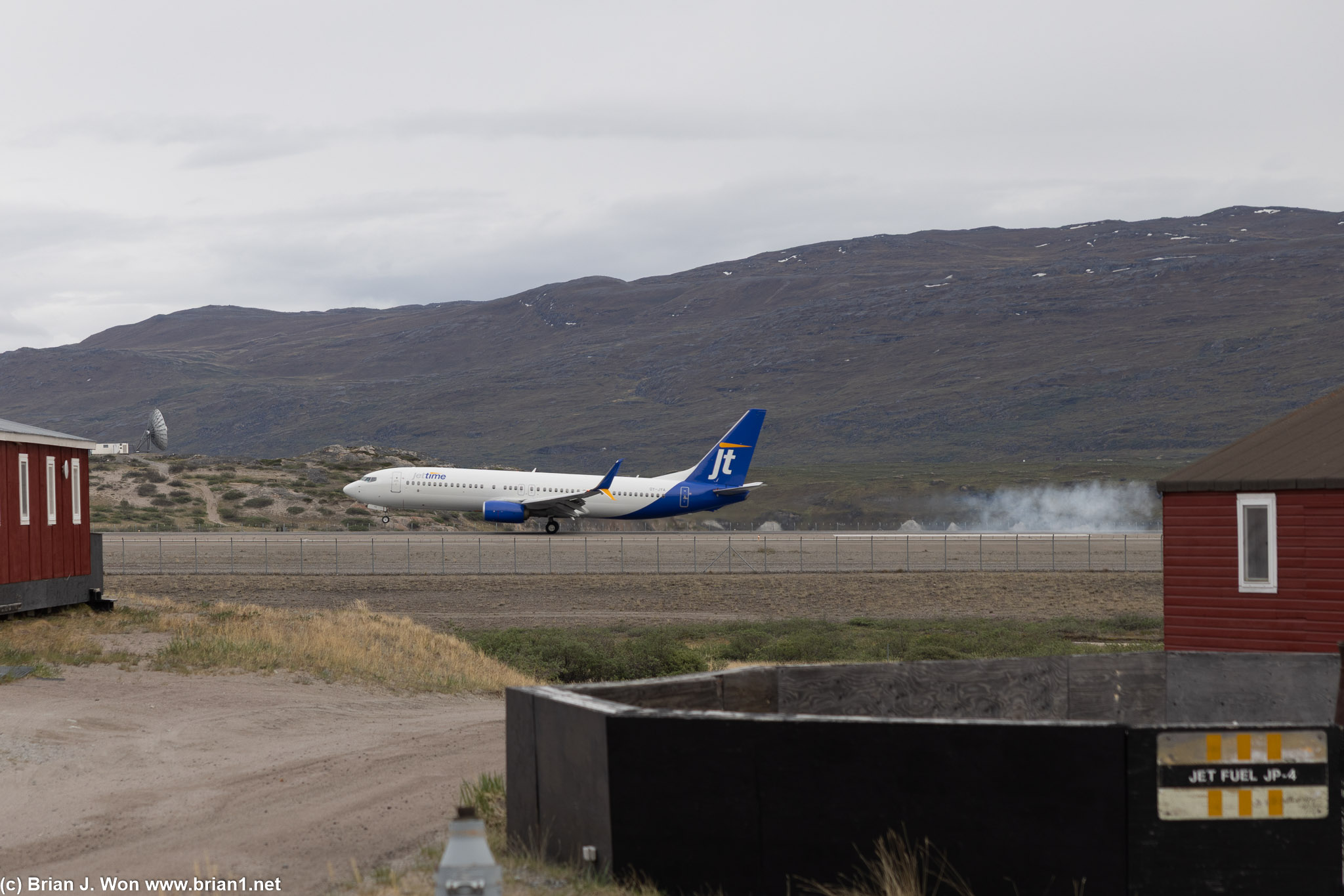 Jettime 737-800 charter landing at Kangerlussuaq.