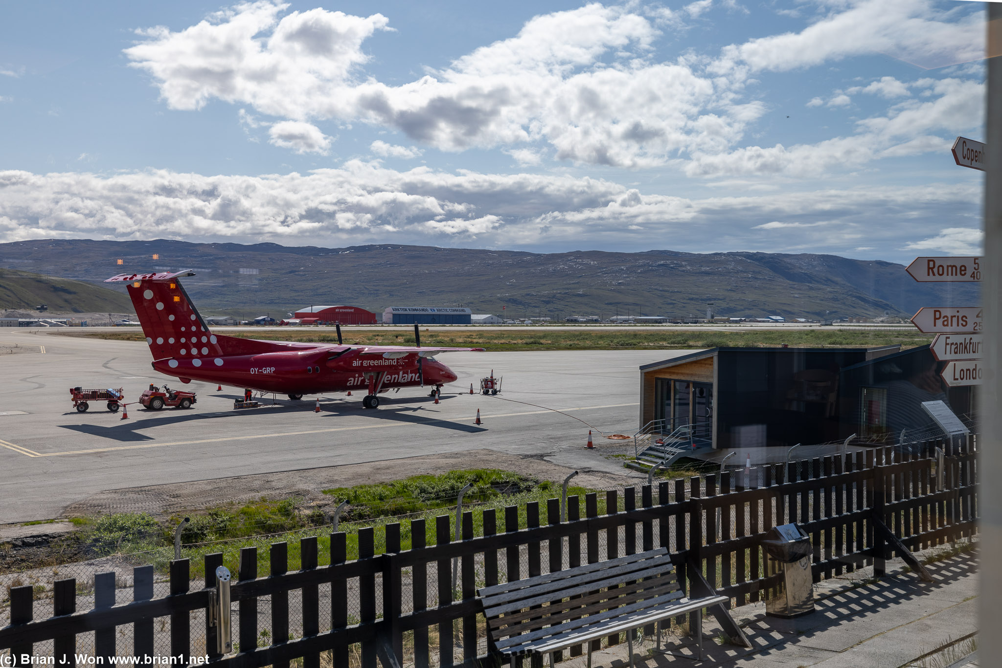 Air Greenland DHC-8-200 OY-GRP "Qooqa".
