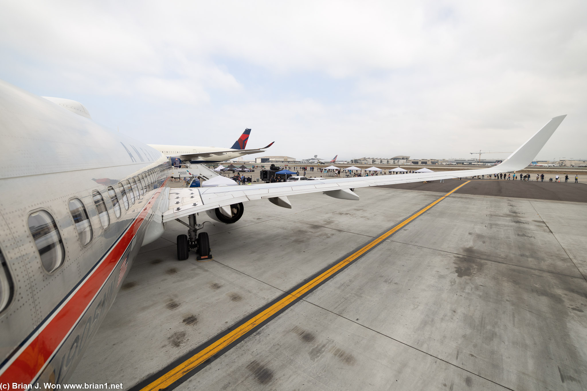 737NG winglet with A350 winglet in background for comparison.