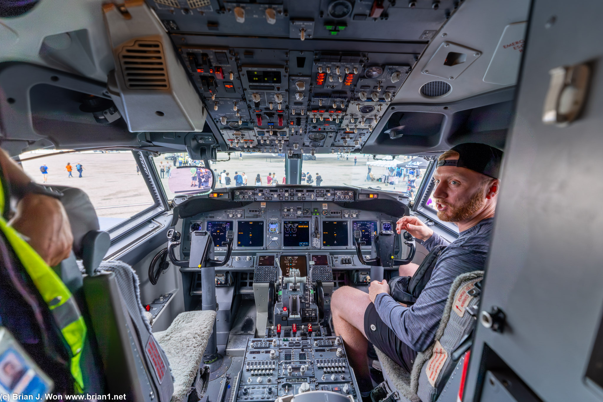 737-800 cockpit. So analog.