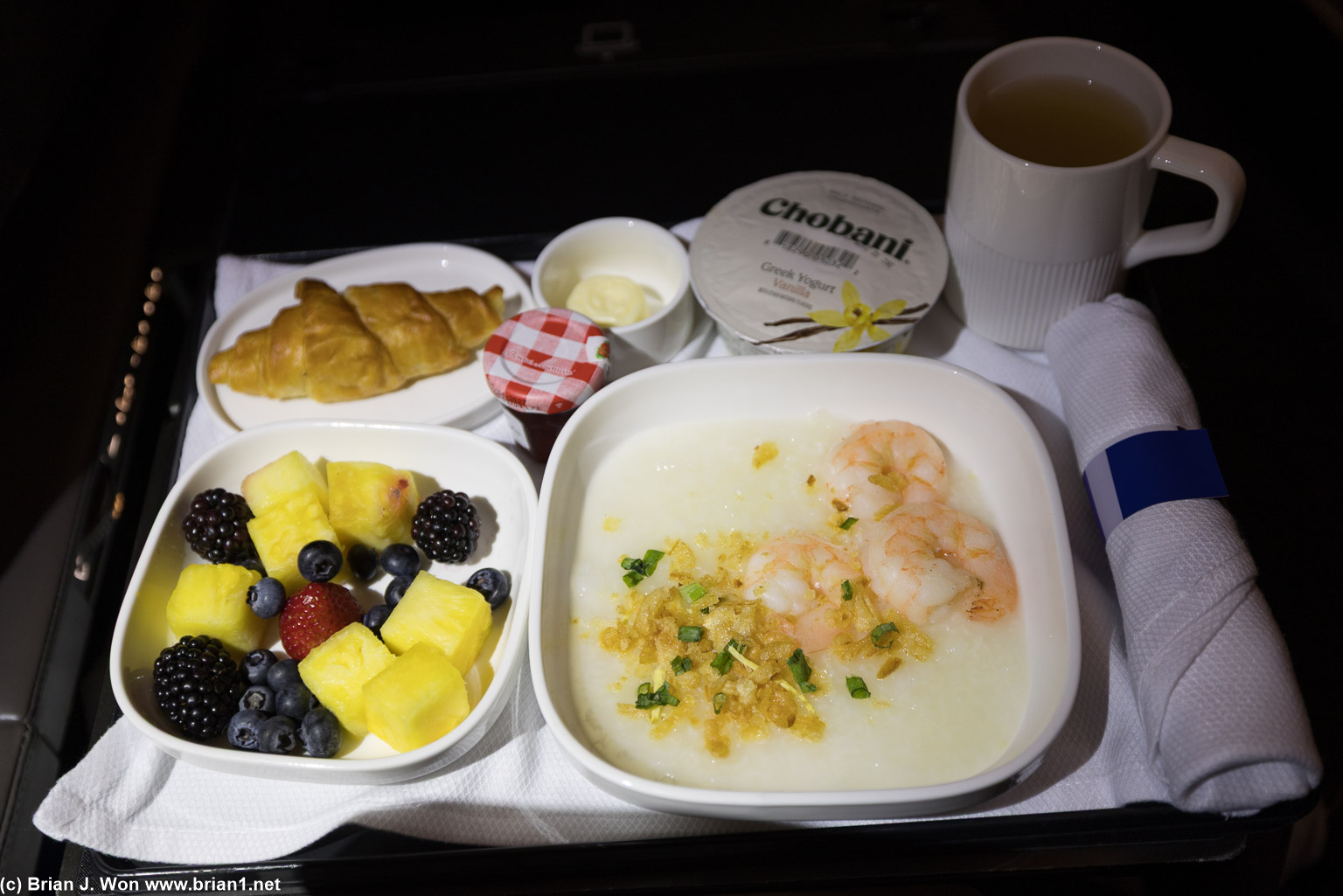 Shrimp congee is always good.