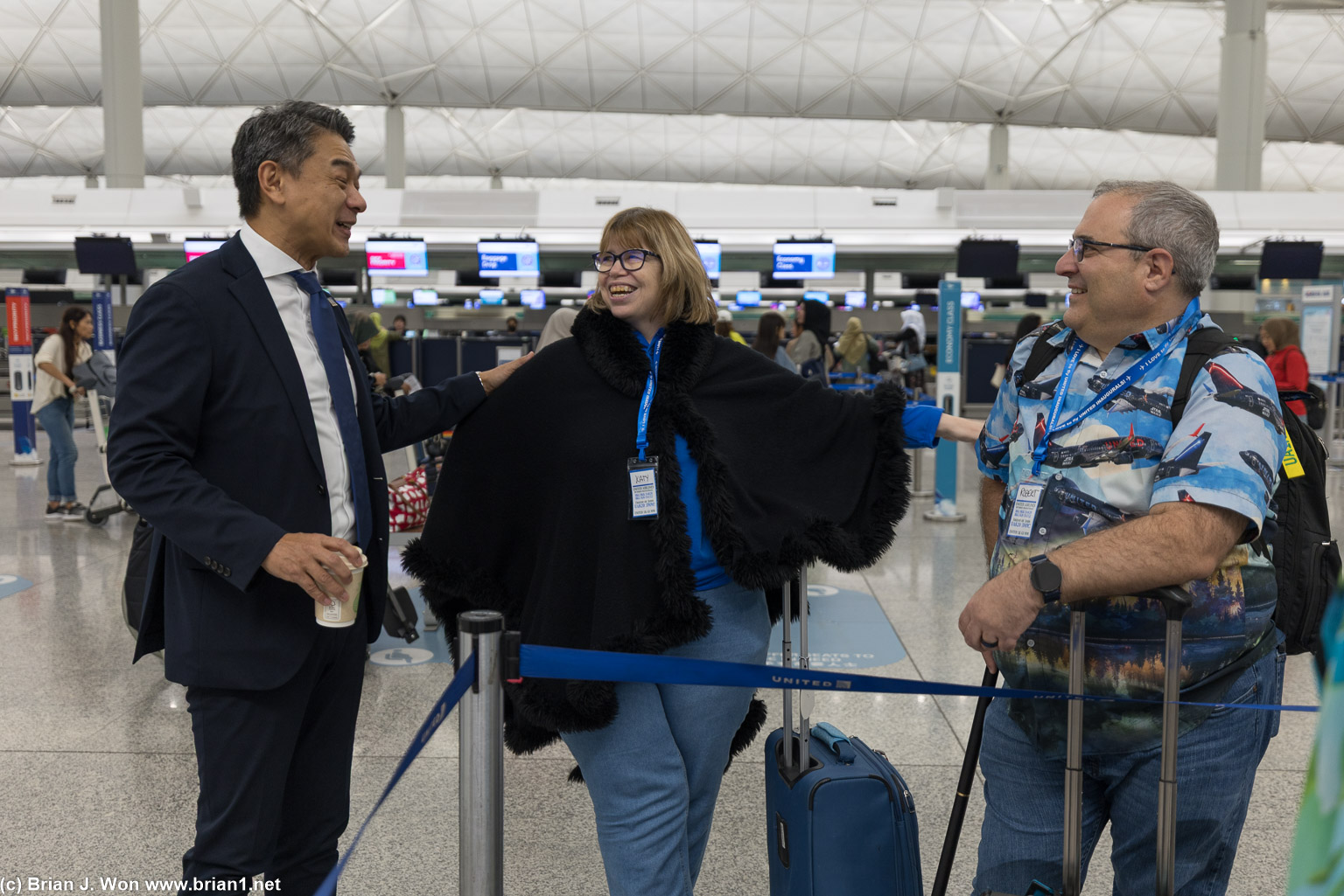 Katy and Robert saying hi to Ken Kiriyama, Director of Sales for Japan, Micronesia, Philippines, Taiwan, United Airlines.