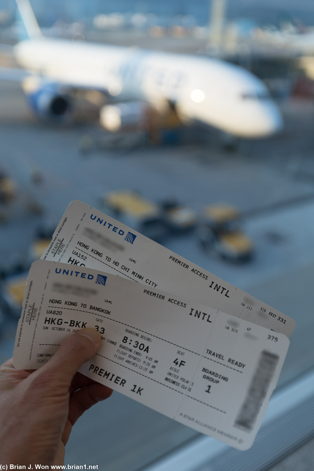 Ready for United's inaugural (re-inaugural?) flight from Hong Kong to Bangkok.