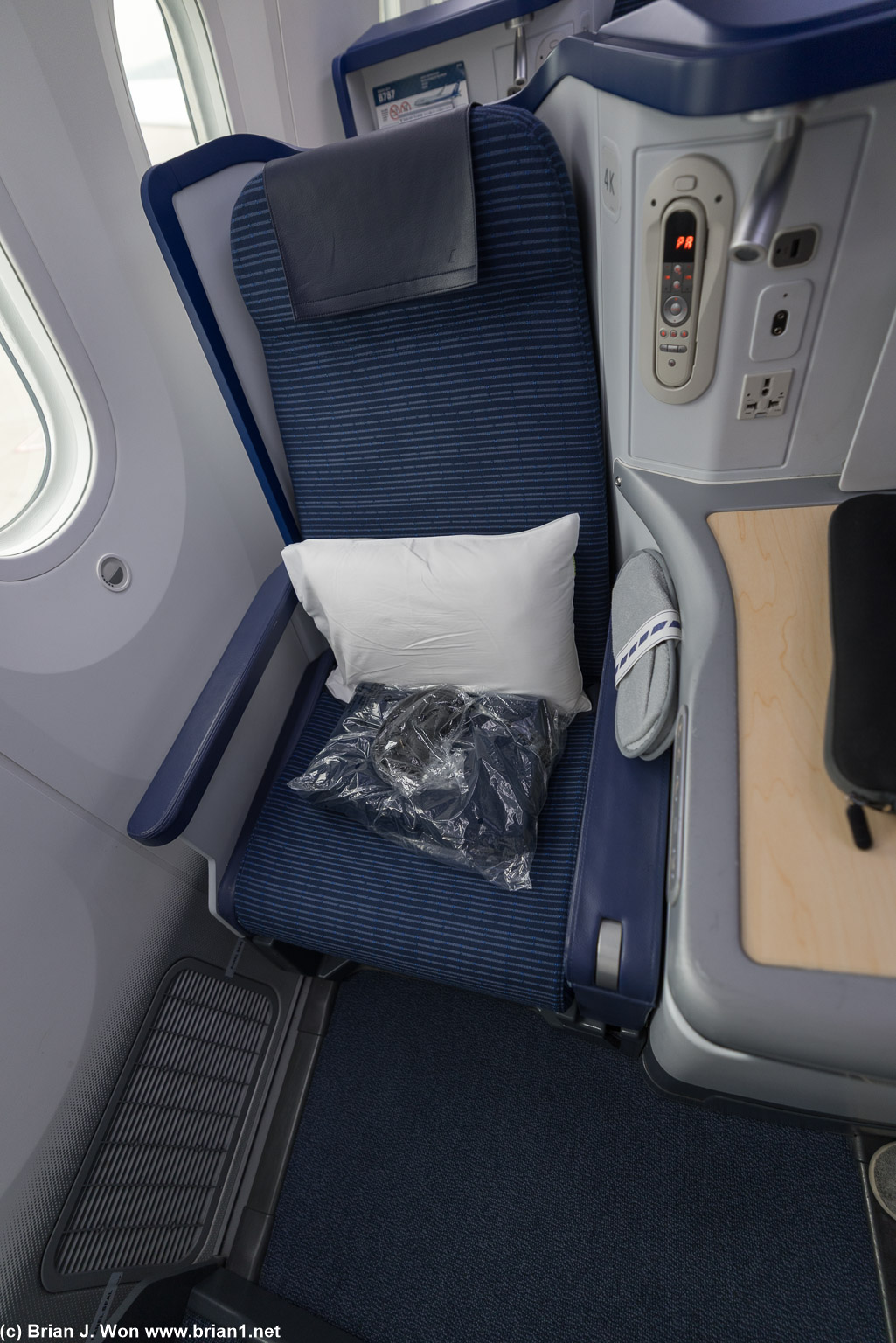 ANA 787-9 business class.