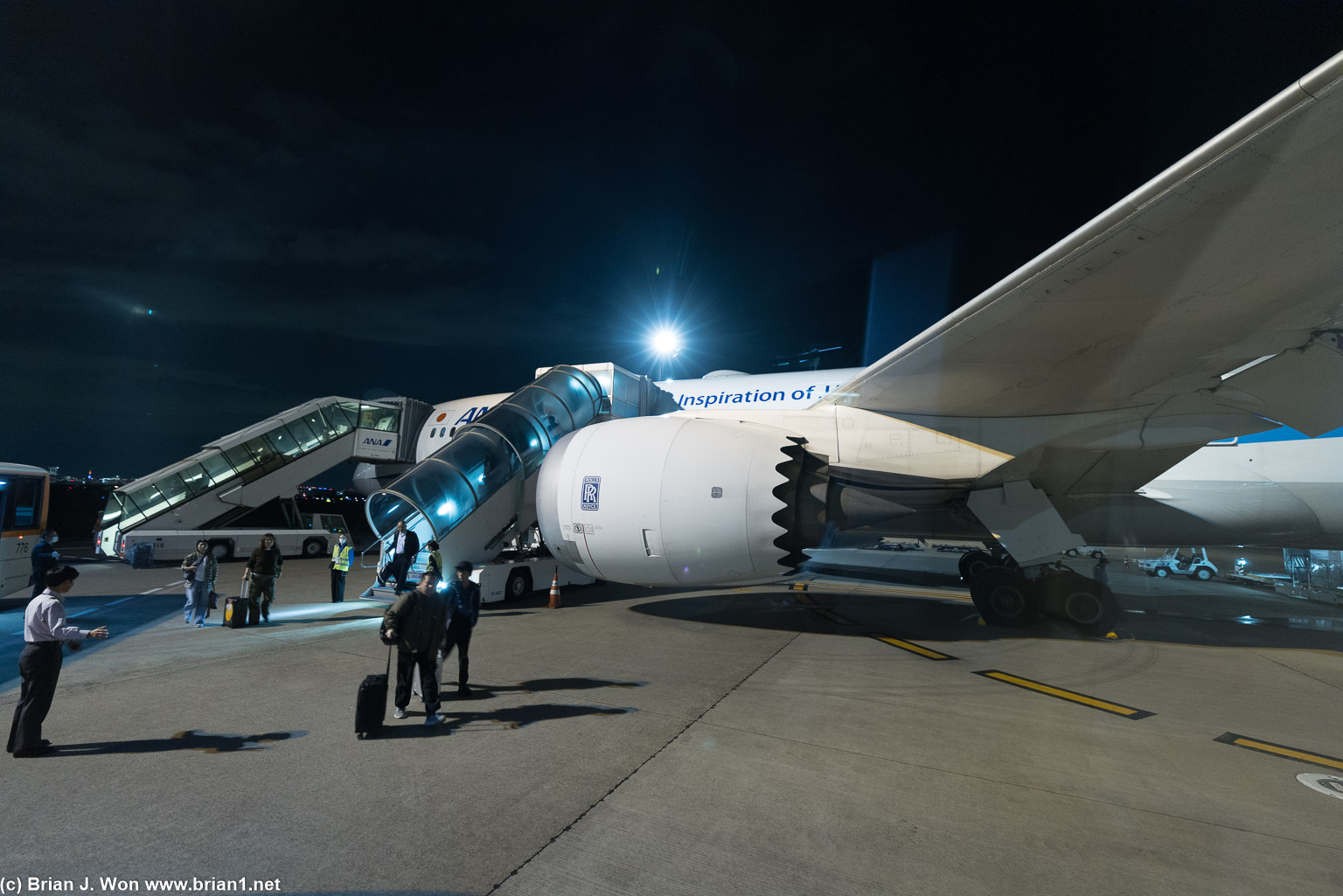 JA922A operating as NH 860, arrived at HND.