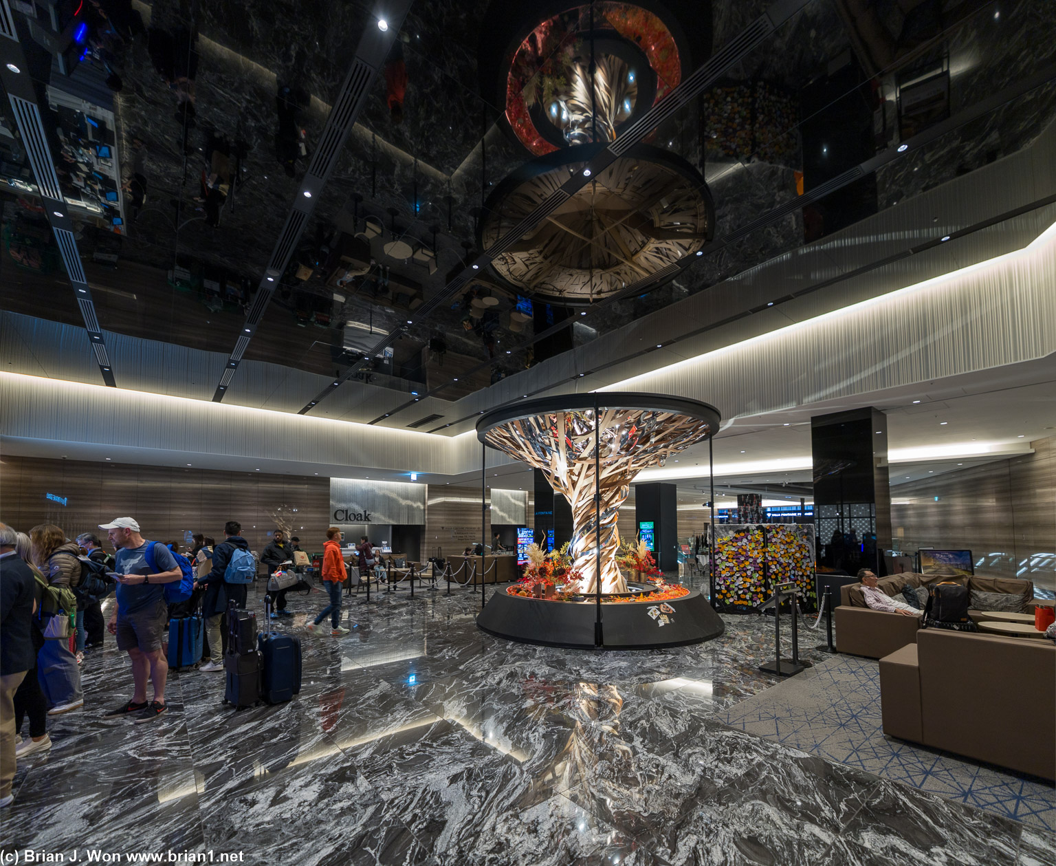 Hotel Villa Fontaine Grand Lobby.