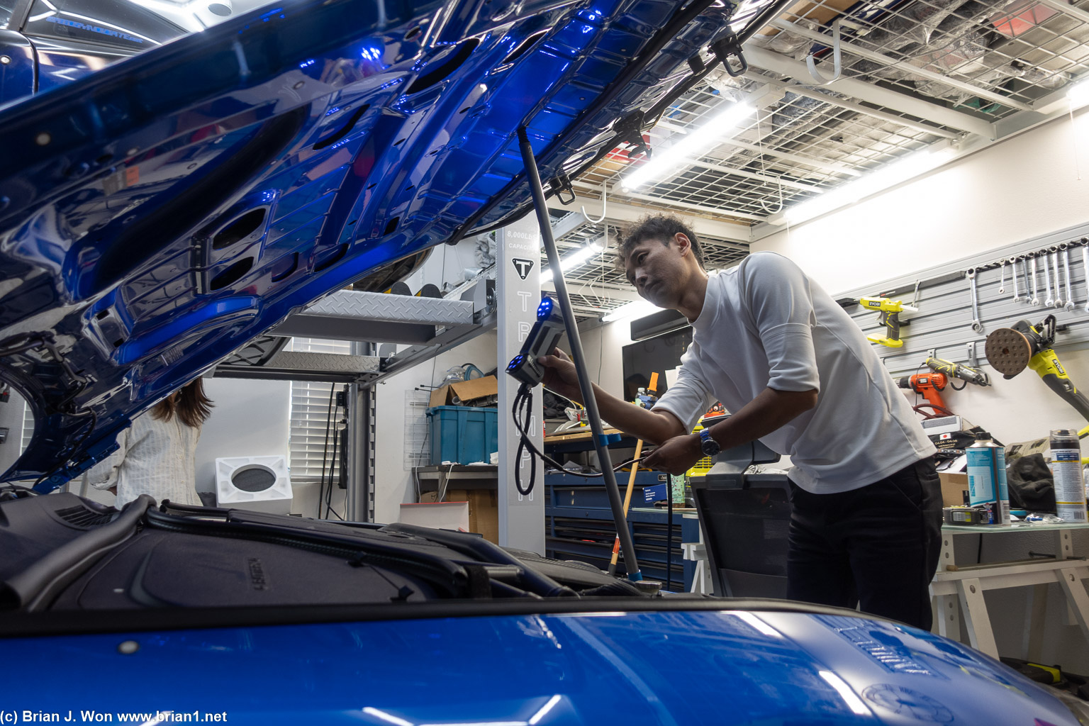 ICOOH doing 3D scanning of the hood.